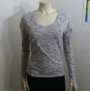 Lululemon gray workout tank size 4... in excellen